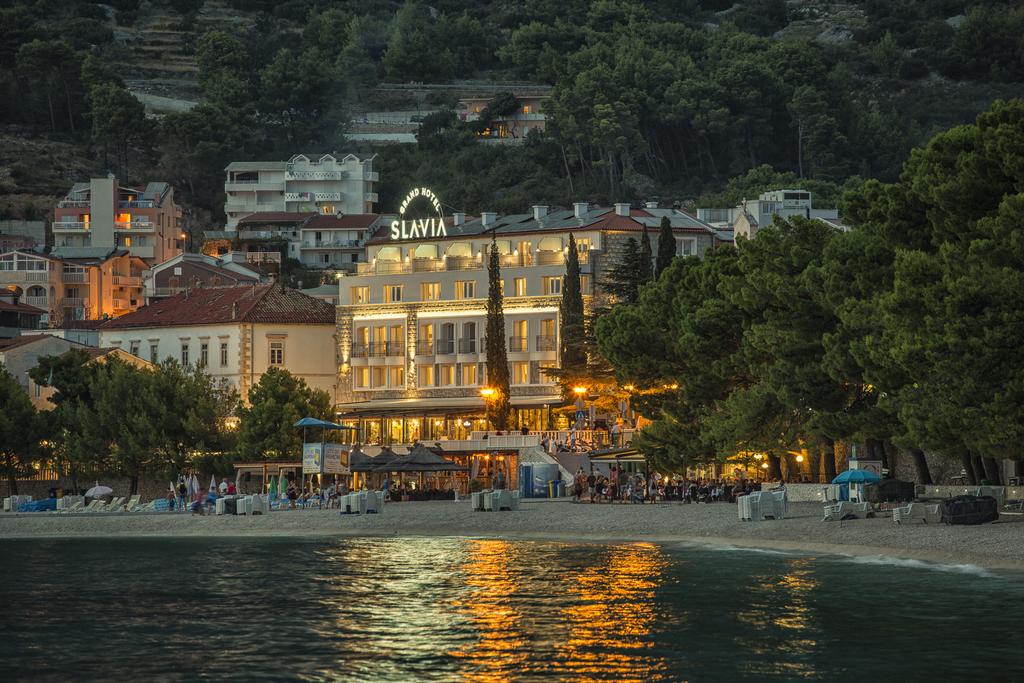 Ljeto na Makarskoj rivijeri – Grand hotel Slavia 4* Baška Voda