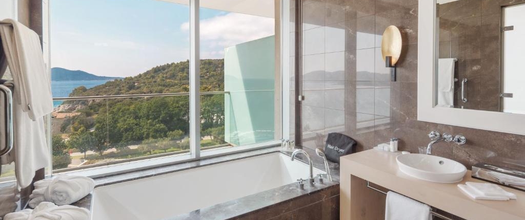 Sun garden executive suite bathroom
