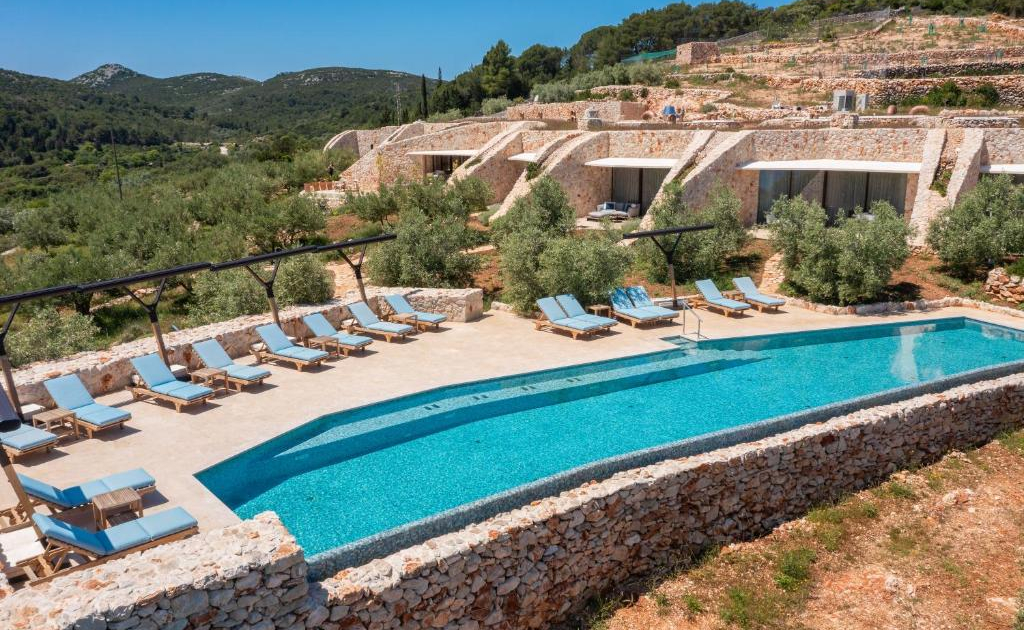 villa nai pool