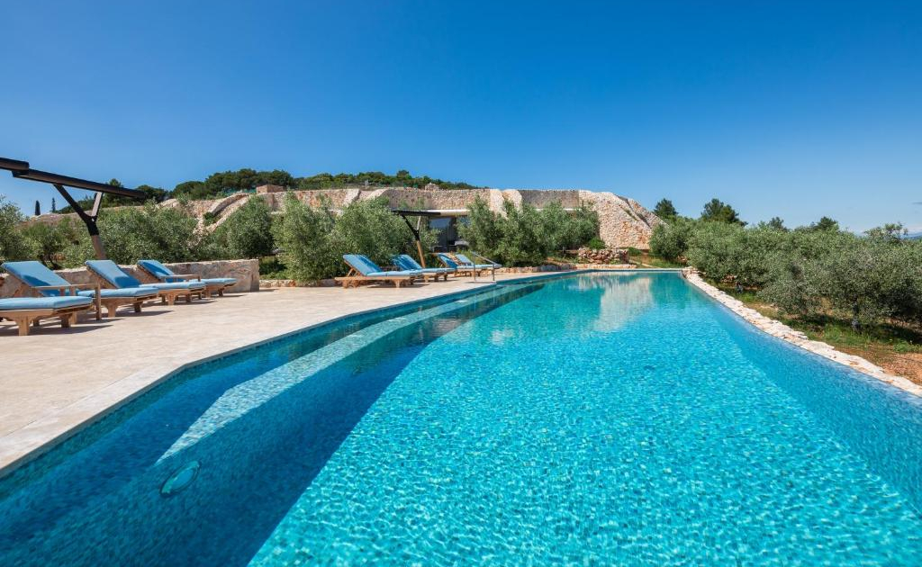 villa nai pool2