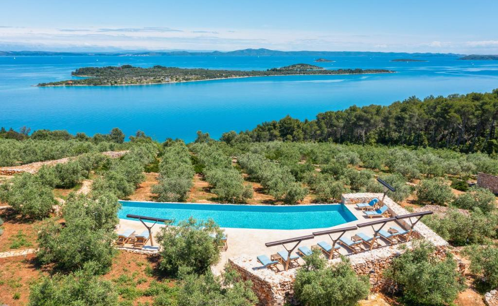 villa nai view