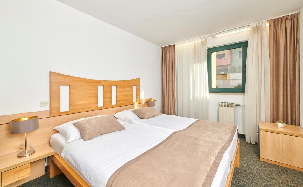 Veya Aminess standard dvokrevetna soba