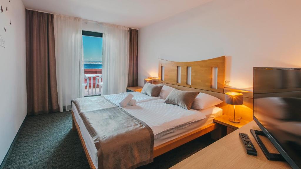 Veya Aminess superior dvokrevetna soba more balkon